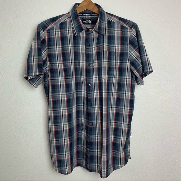 The North Face Plaid Short Sleeve Button Shirt - Picture 2 of 15